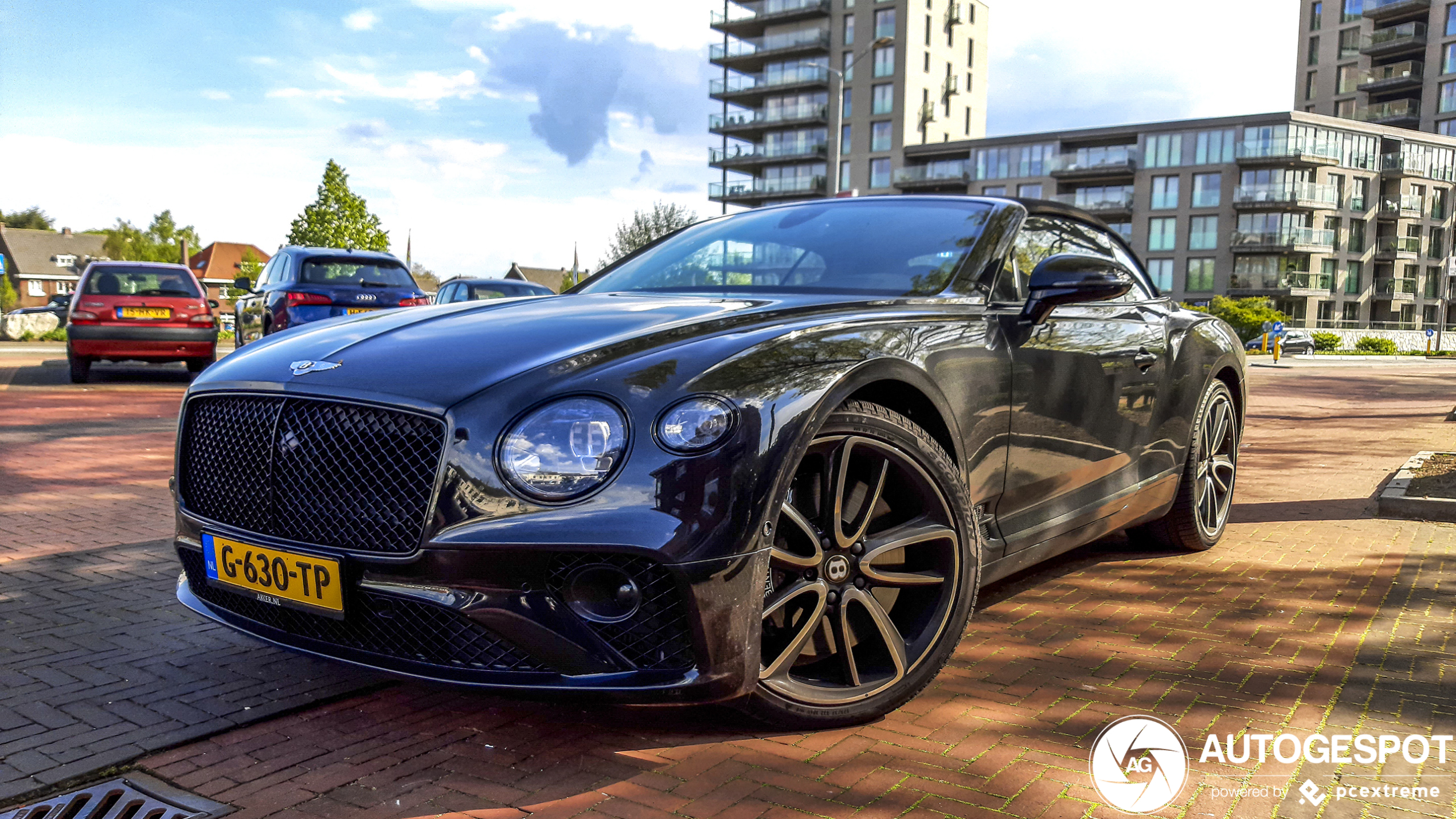 Bentley Continental GTC 2019