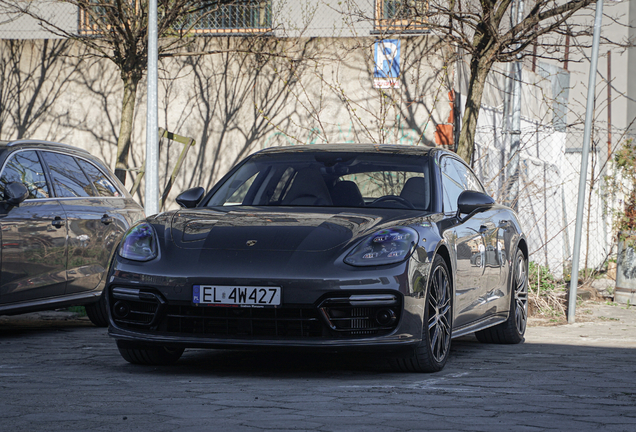 Porsche 971 Panamera Turbo