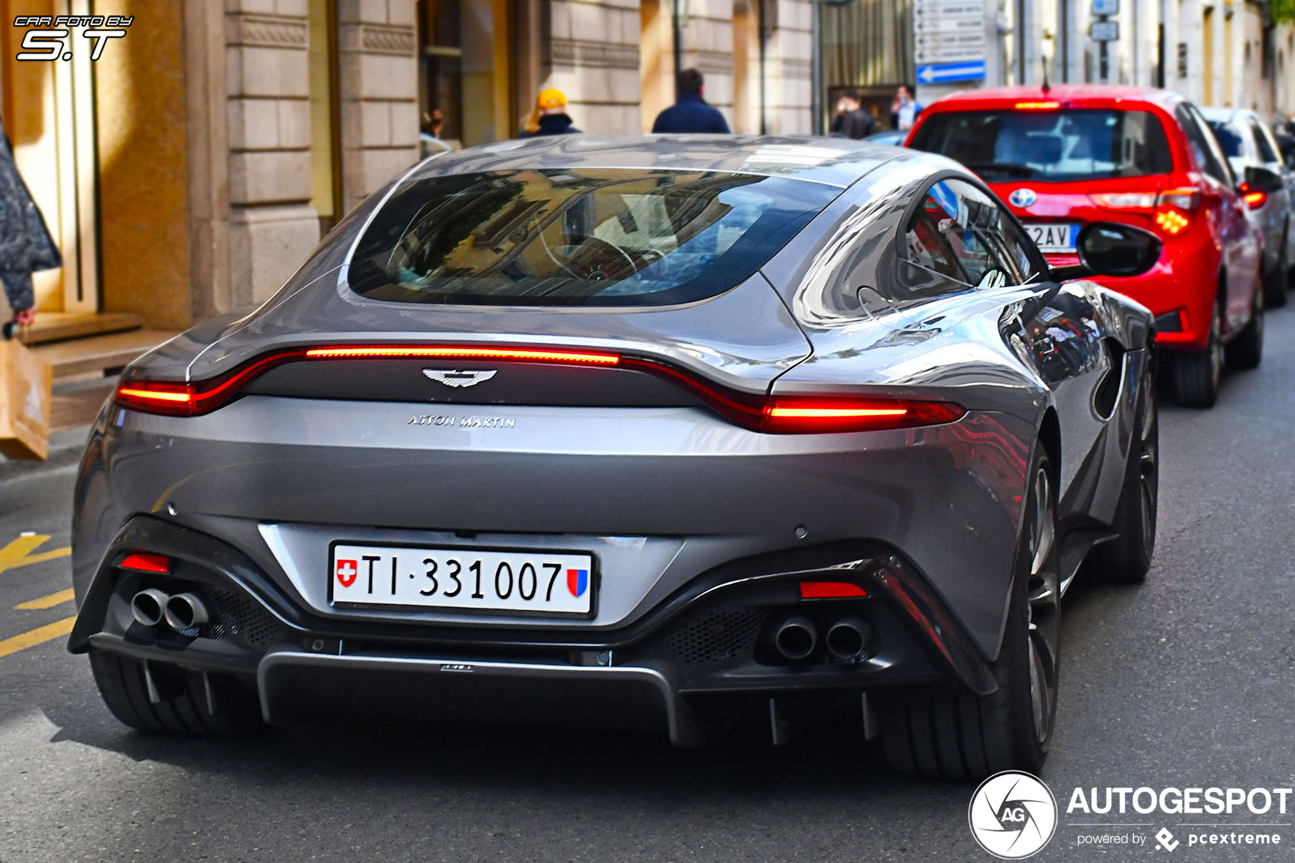 Aston Martin V8 Vantage 2018