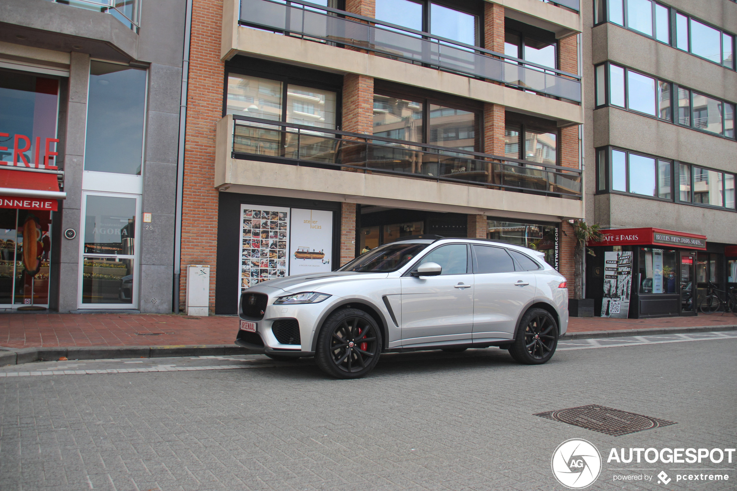 Jaguar F-PACE SVR