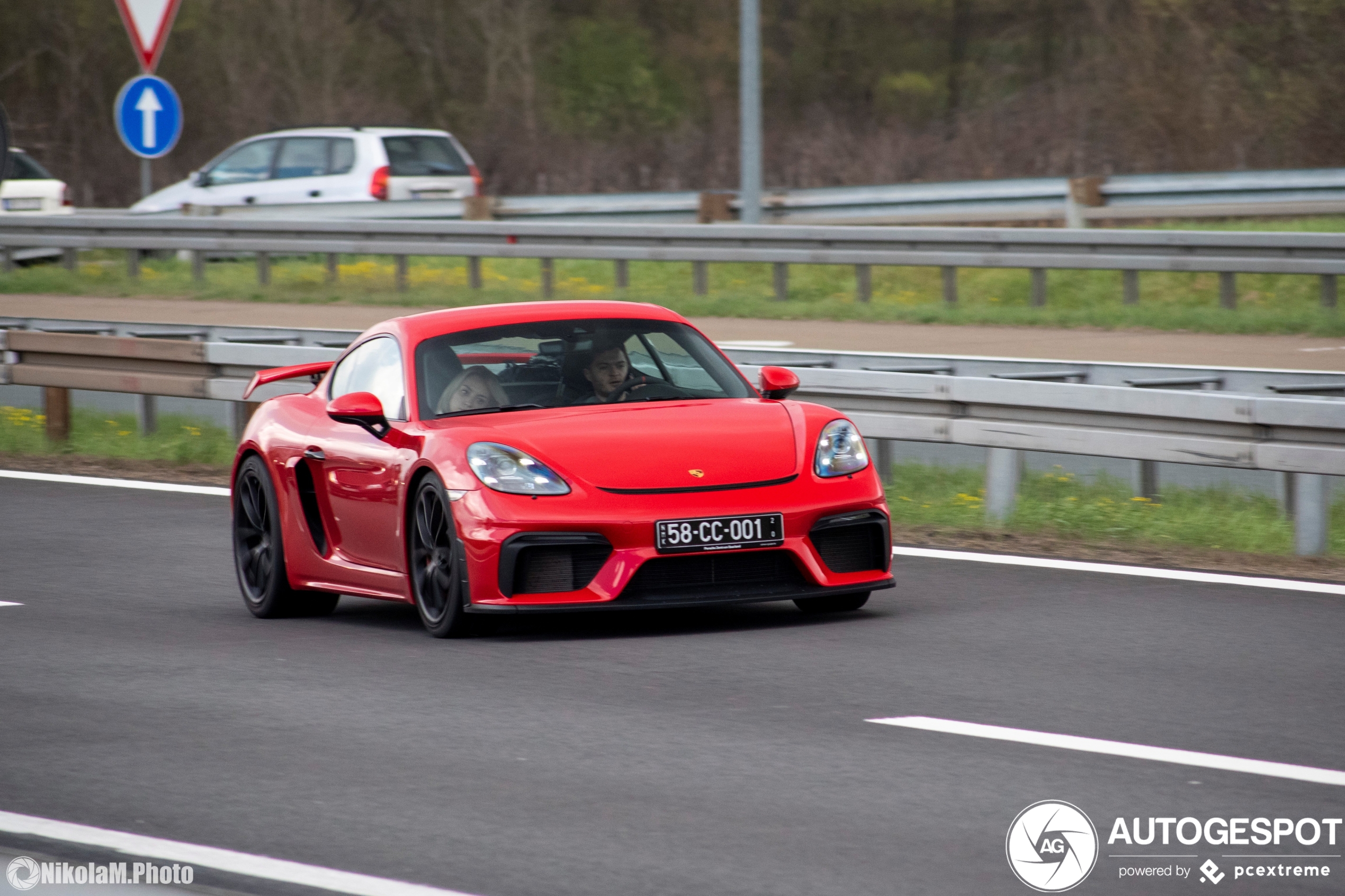 Porsche 718 Cayman GT4