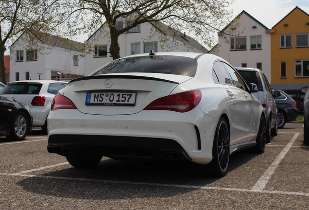 Mercedes-Benz CLA 45 AMG C117