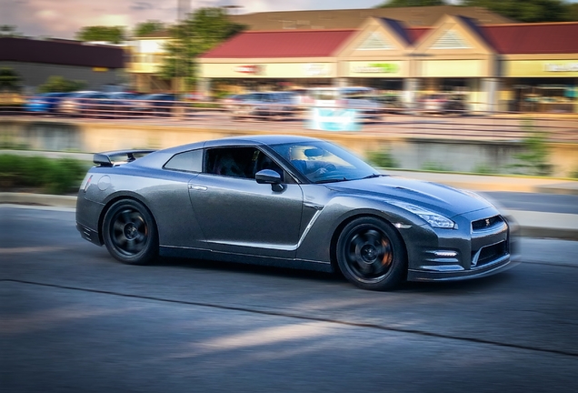 Nissan GT-R 2011