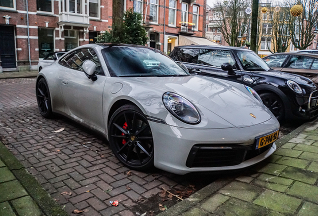 Porsche 992 Carrera 4S