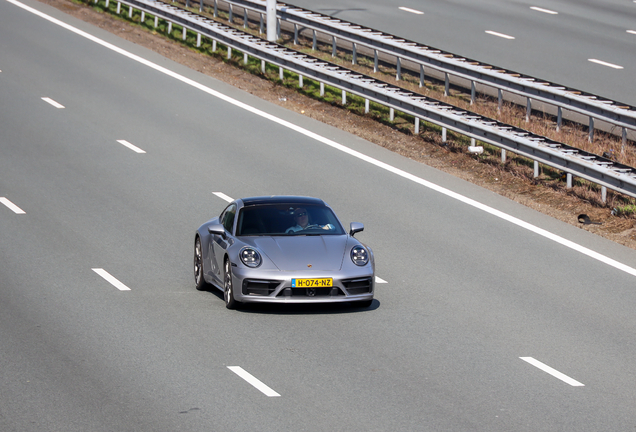 Porsche 992 Carrera 4S