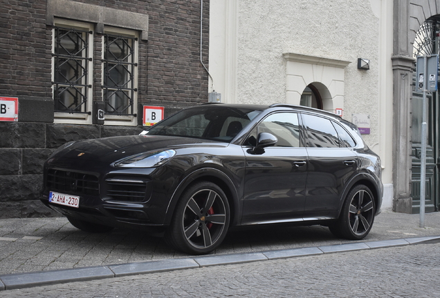 Porsche 9YA Cayenne GTS