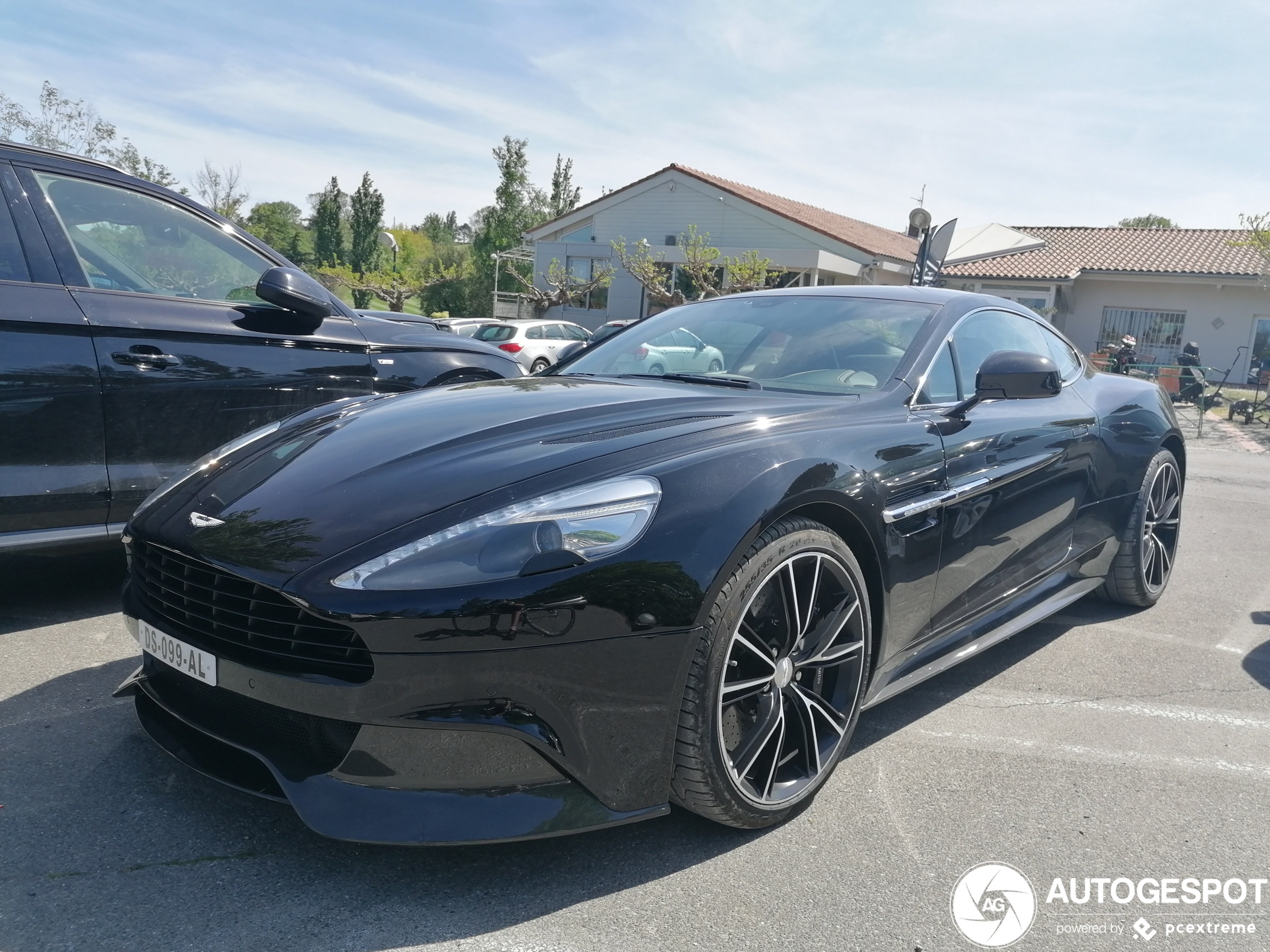 Aston Martin Vanquish 2013