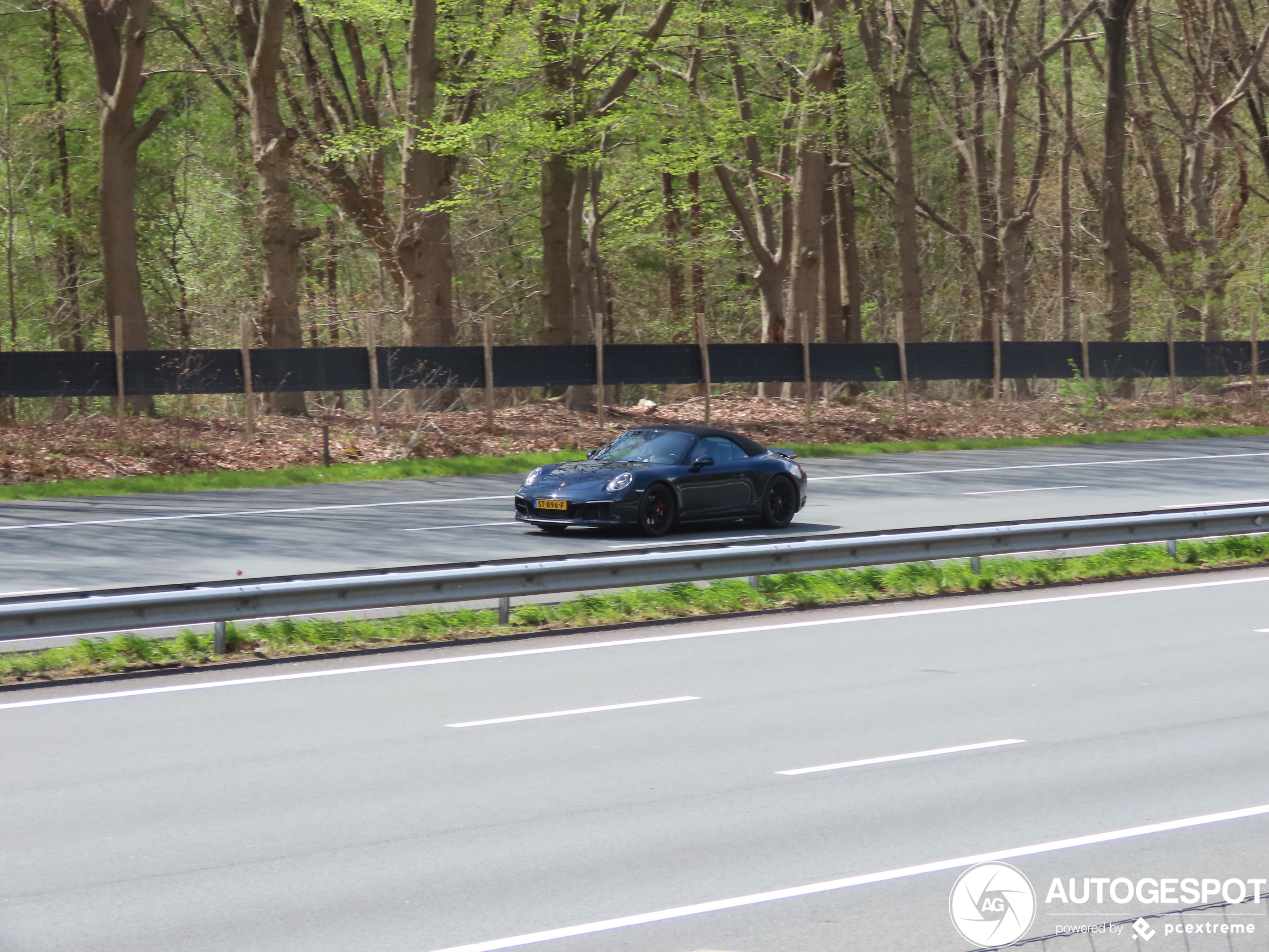 Porsche 991 Carrera 4 GTS Cabriolet MkII