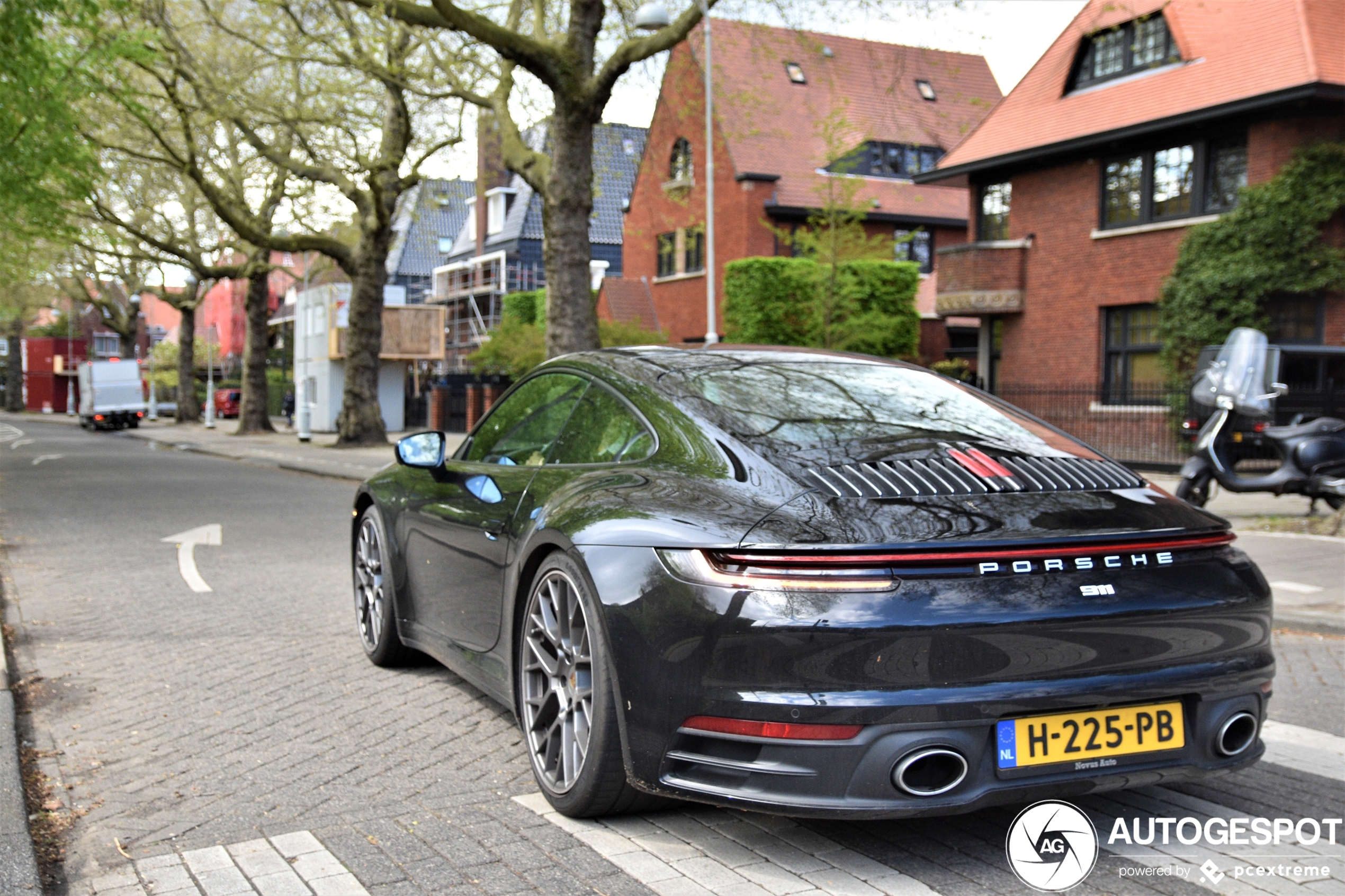 Porsche 992 Carrera 4S