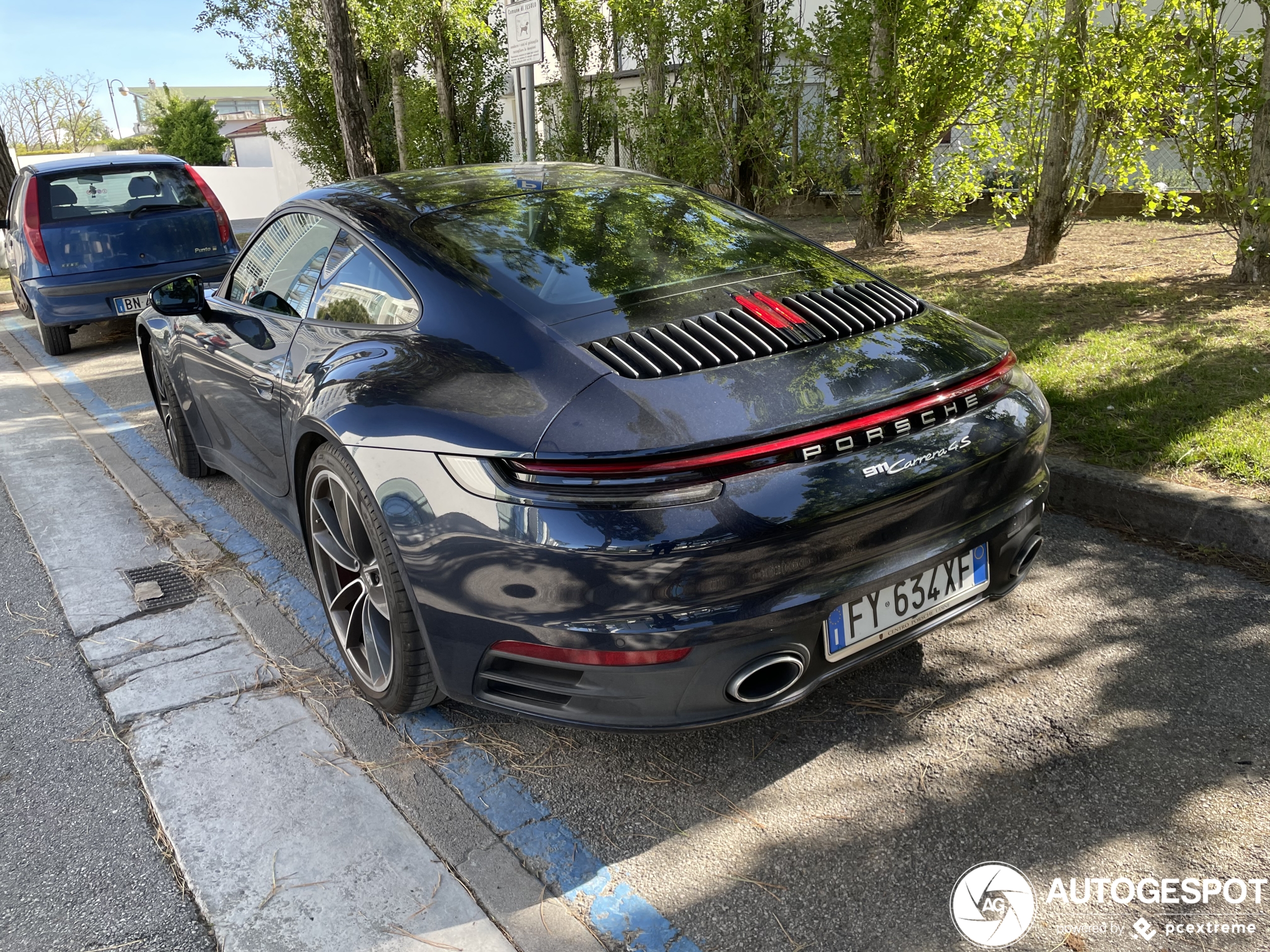 Porsche 992 Carrera 4S