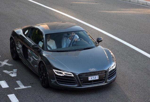 Audi R8 V10 Plus 2013