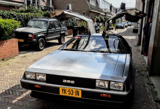 DeLorean DMC-12