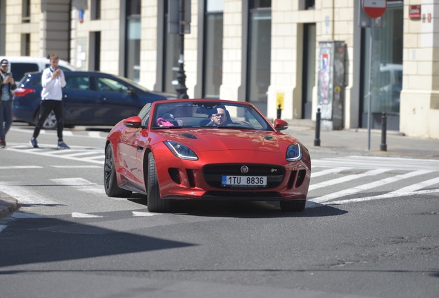 Jaguar F-TYPE R AWD Convertible