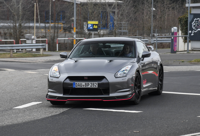 Nissan GT-R