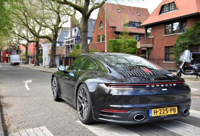 Porsche 992 Carrera 4S