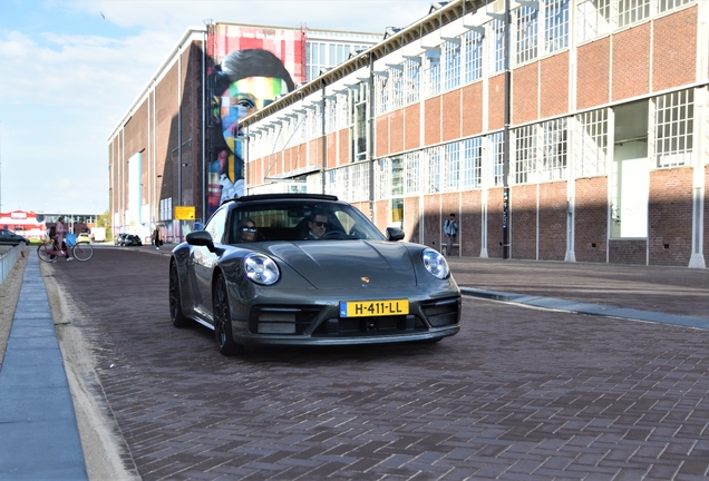 Porsche 992 Carrera 4S