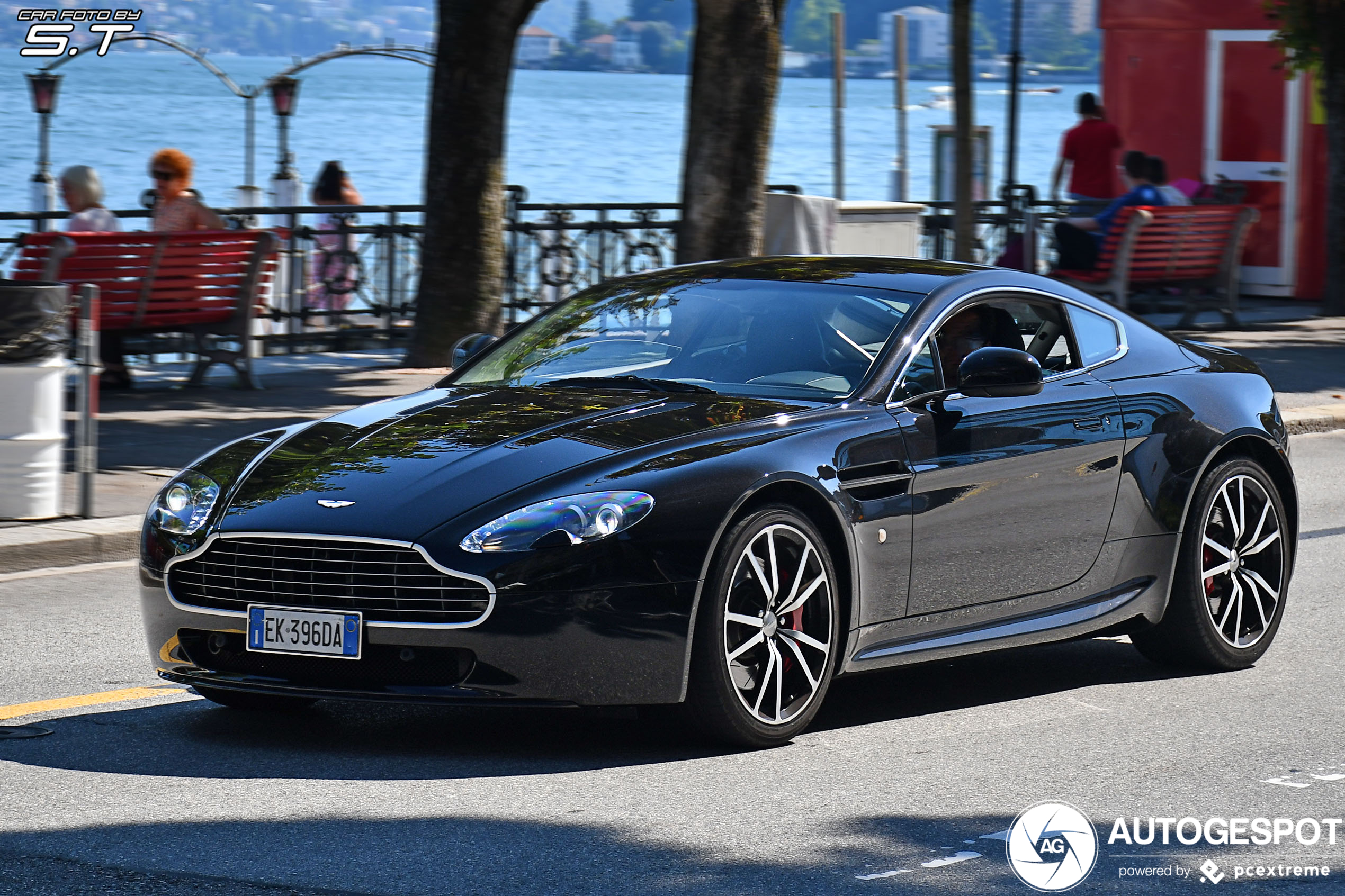 Aston Martin V8 Vantage S