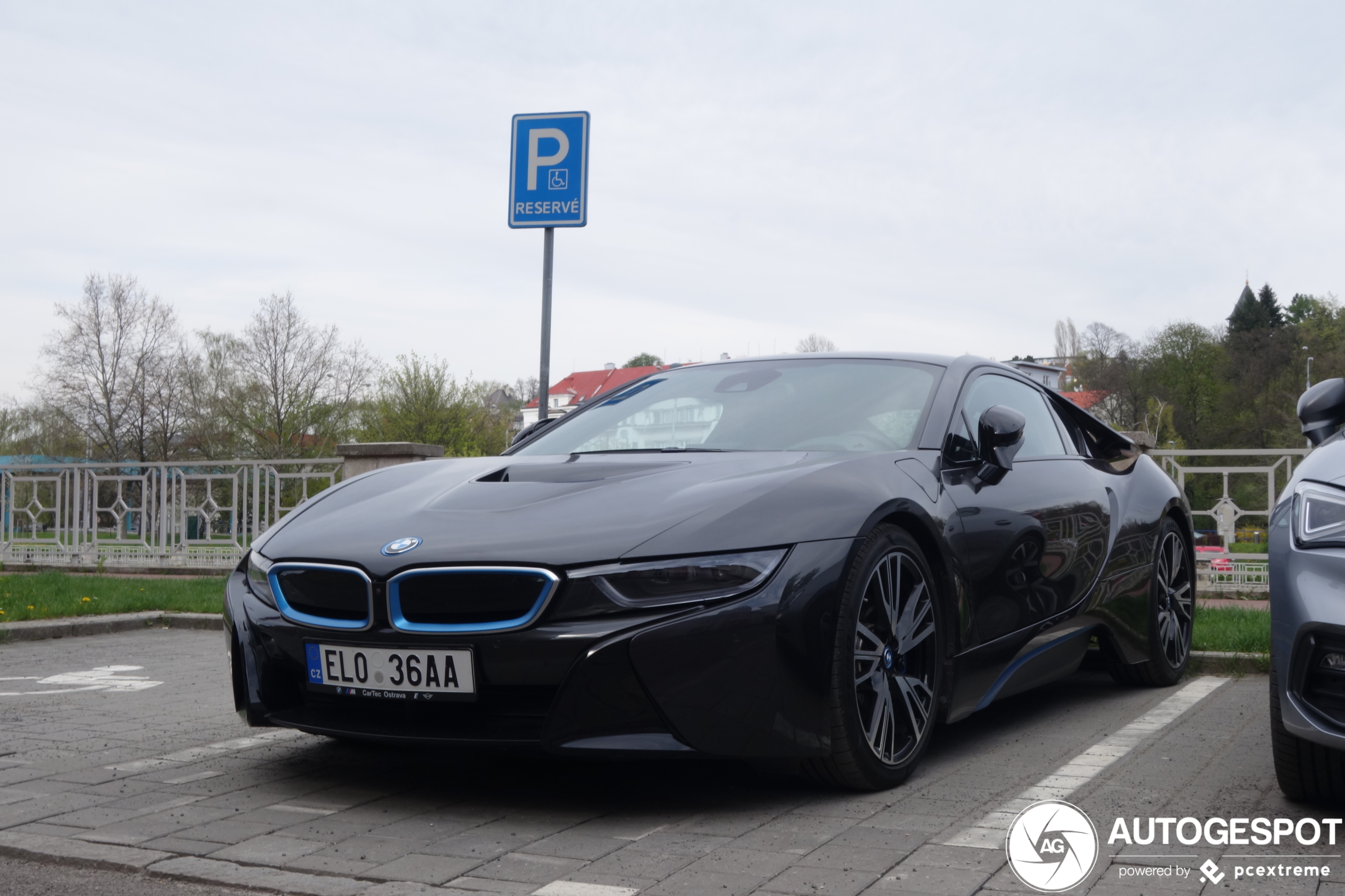 BMW i8