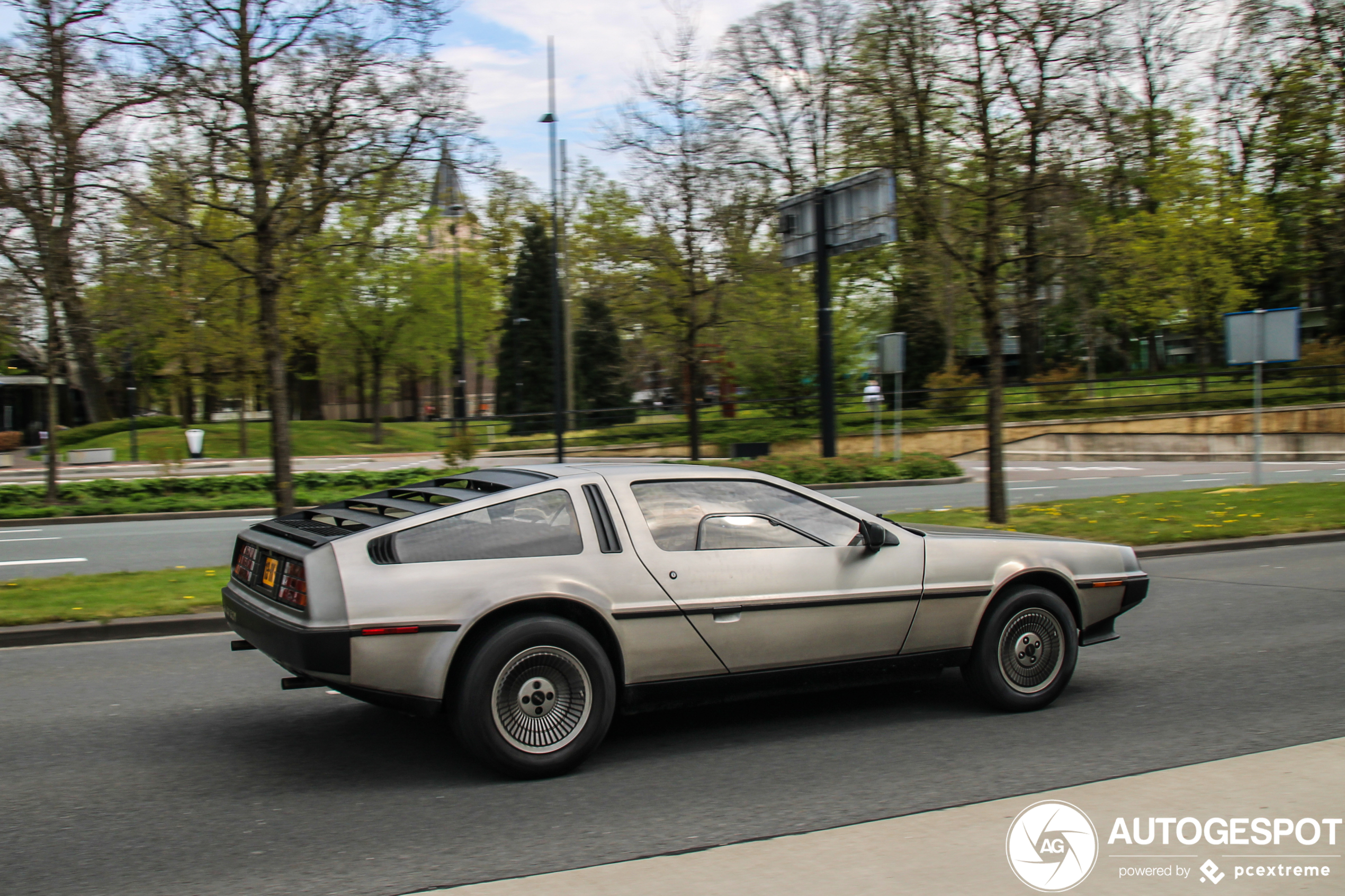 DeLorean DMC-12