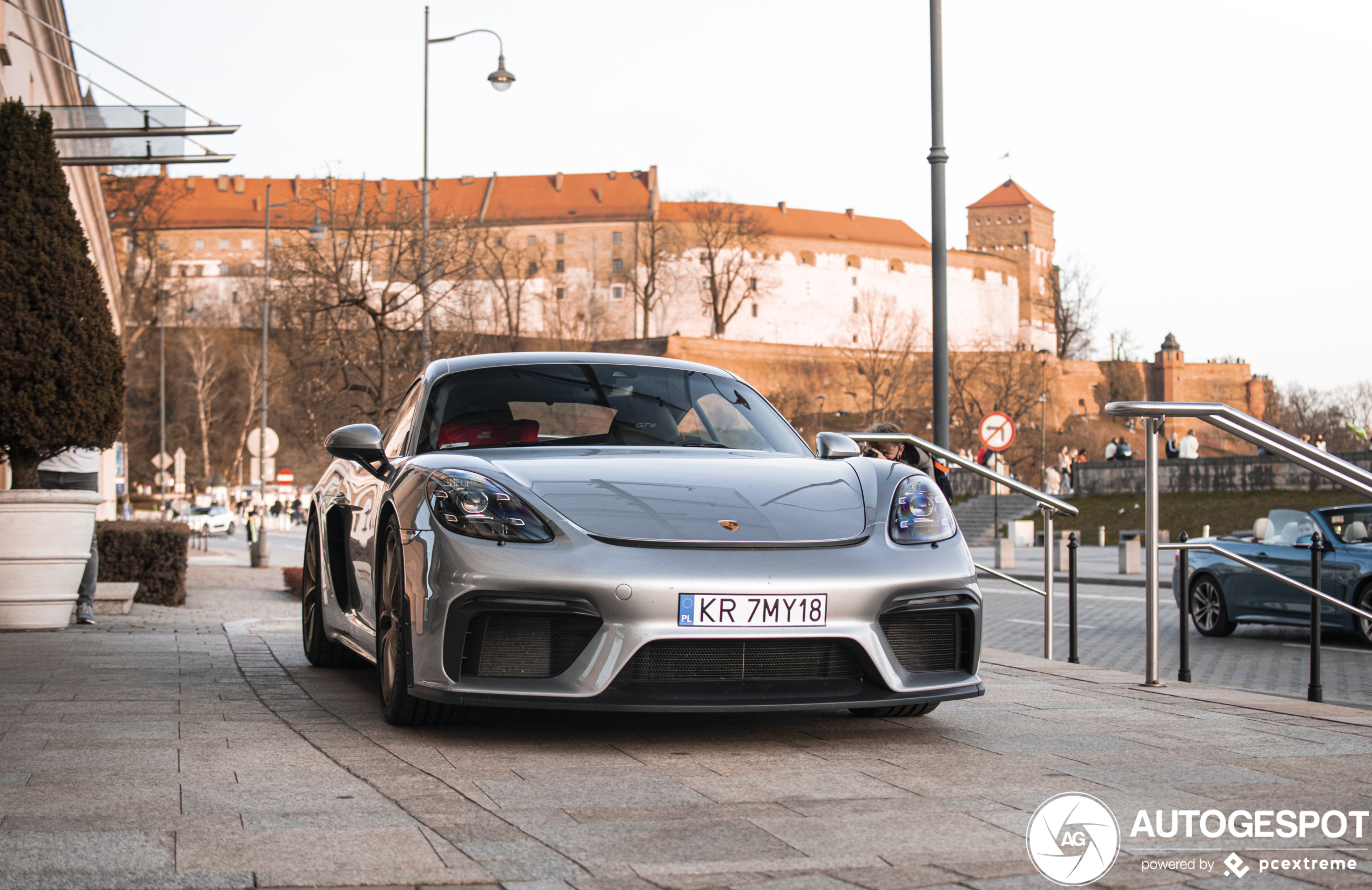 Porsche 718 Cayman GT4