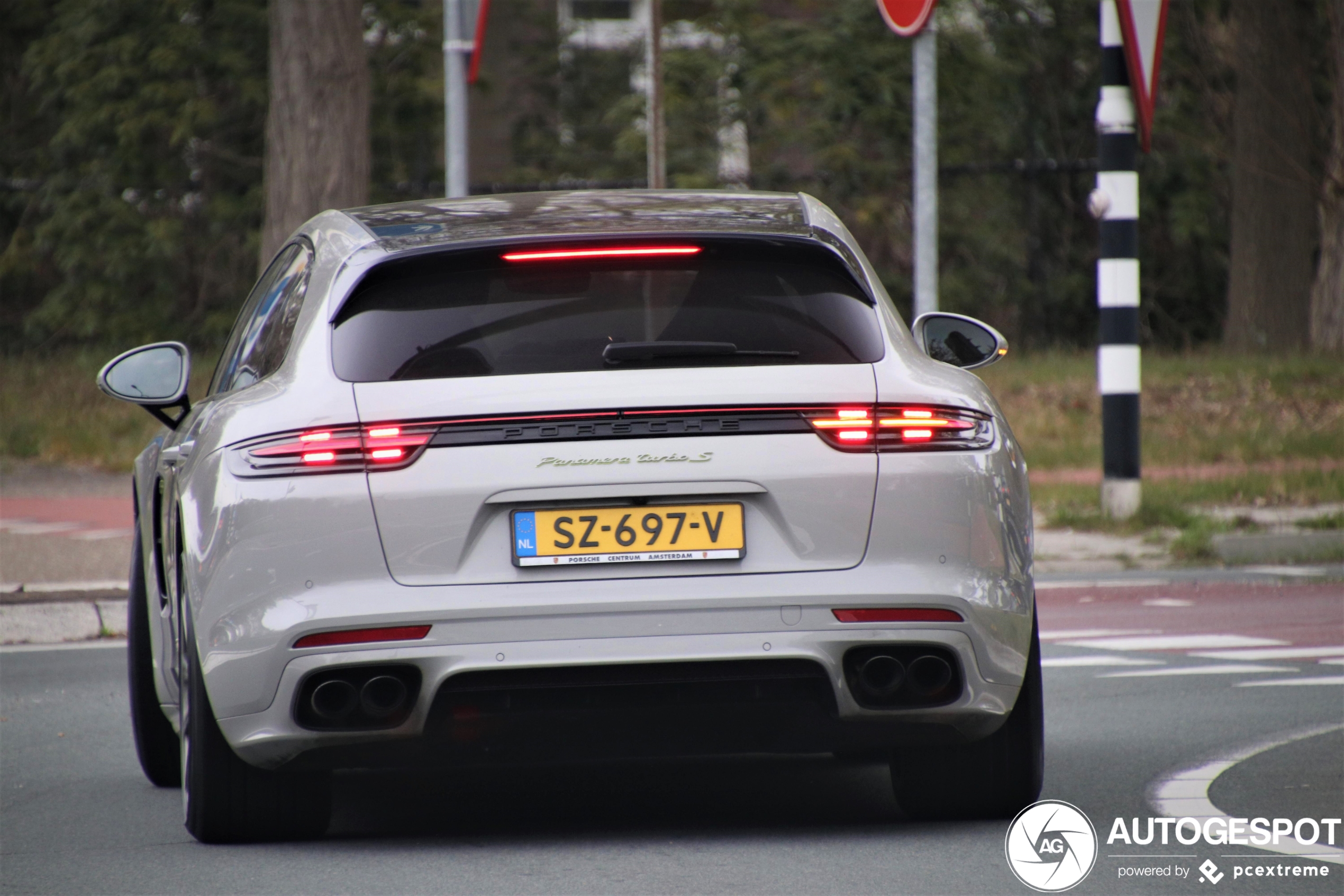 Porsche 971 Panamera Turbo S E-Hybrid Sport Turismo