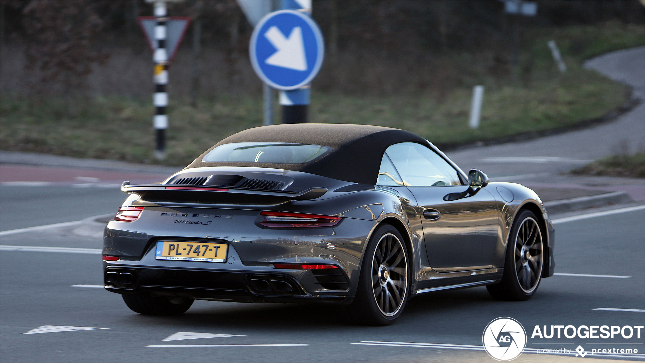 Porsche 991 Turbo S Cabriolet MkII