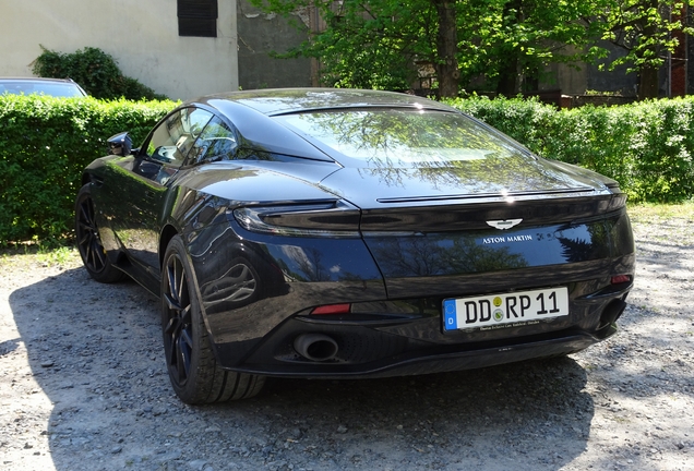 Aston Martin DB11 AMR