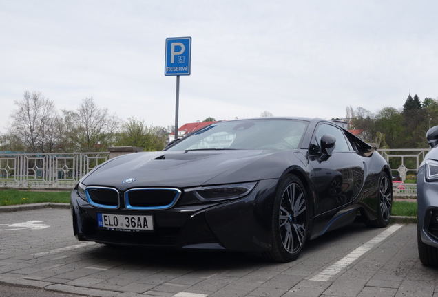 BMW i8