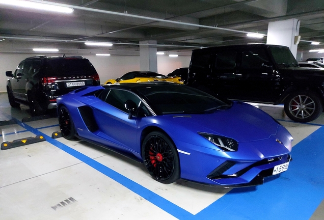 Lamborghini Aventador S LP740-4 Roadster