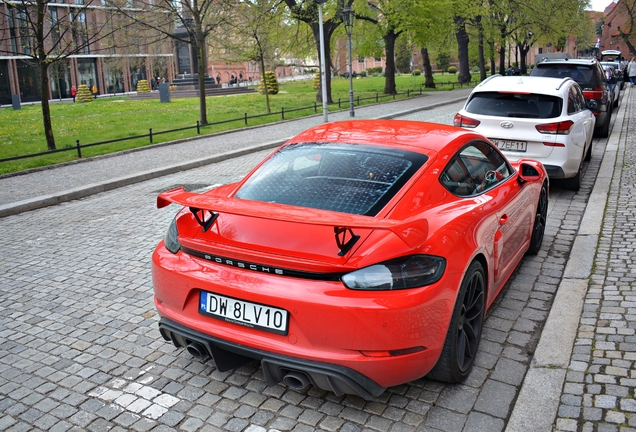 Porsche 718 Cayman GT4