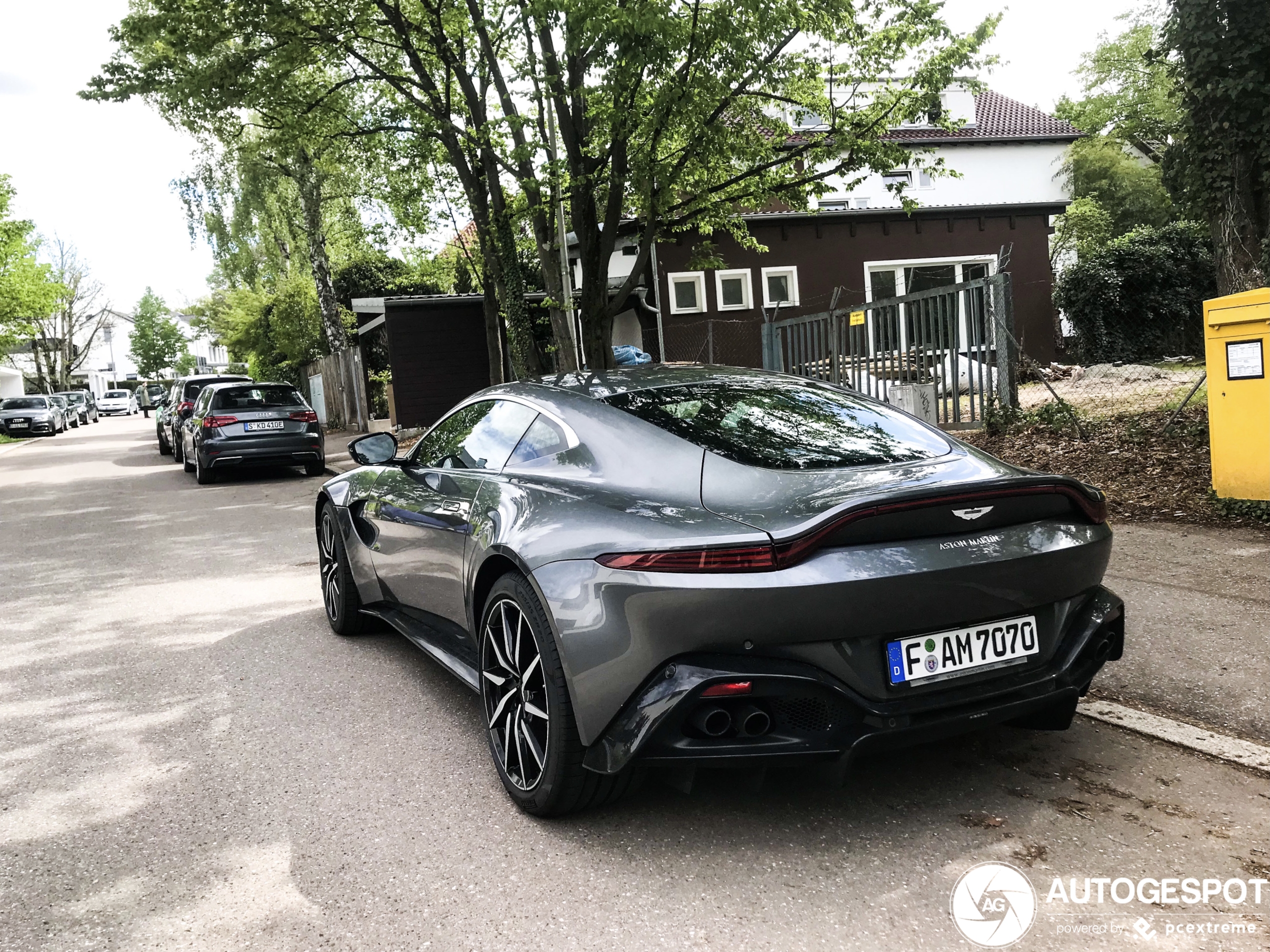 Aston Martin V8 Vantage 2018