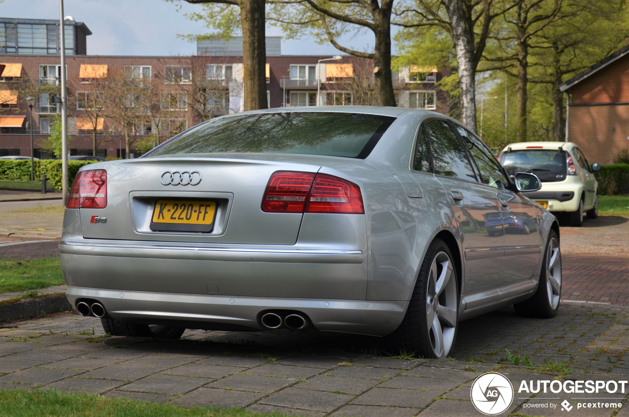 Audi S8 D3