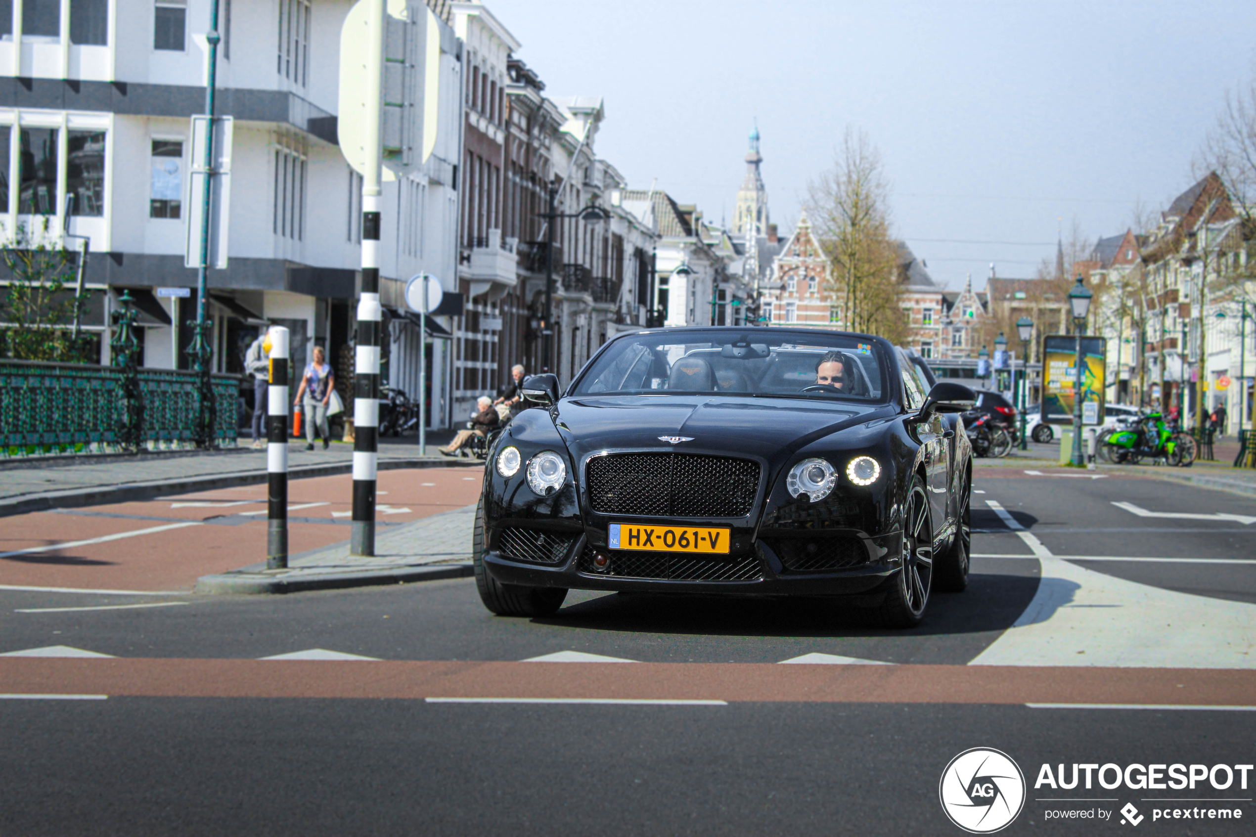 Bentley Continental GTC V8