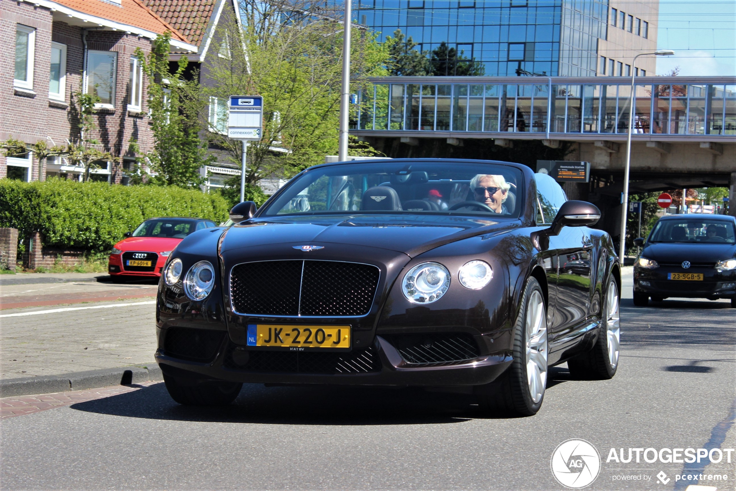 Bentley Continental GTC V8