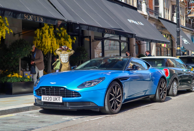 Aston Martin DB11 V8