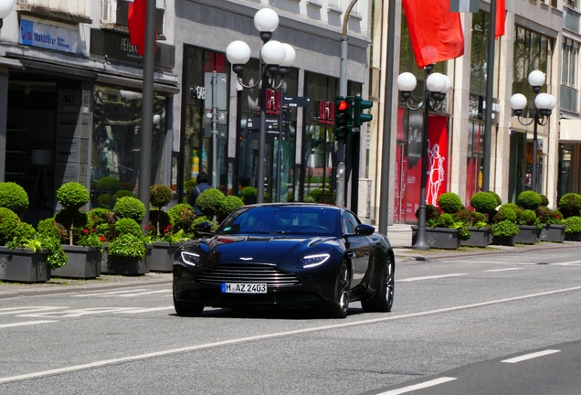 Aston Martin DB11 V8