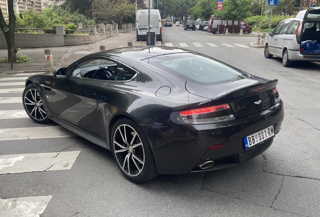 Aston Martin V8 Vantage 2012