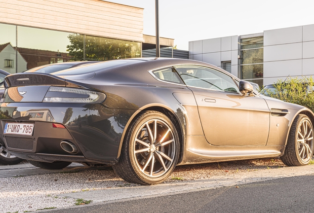 Aston Martin V8 Vantage 2012