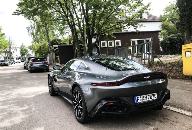 Aston Martin V8 Vantage 2018