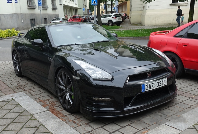 Nissan GT-R 2011