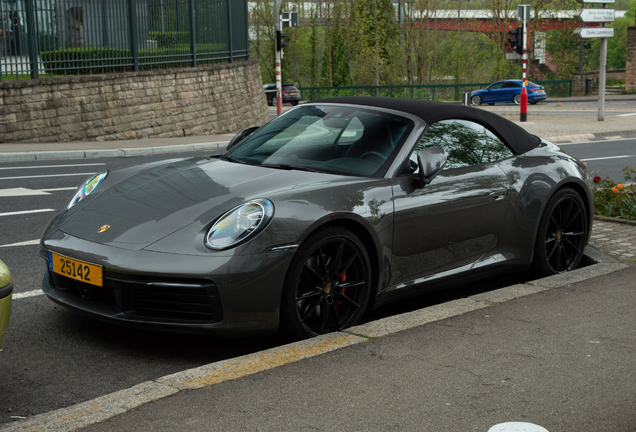 Porsche 992 Carrera 4S Cabriolet