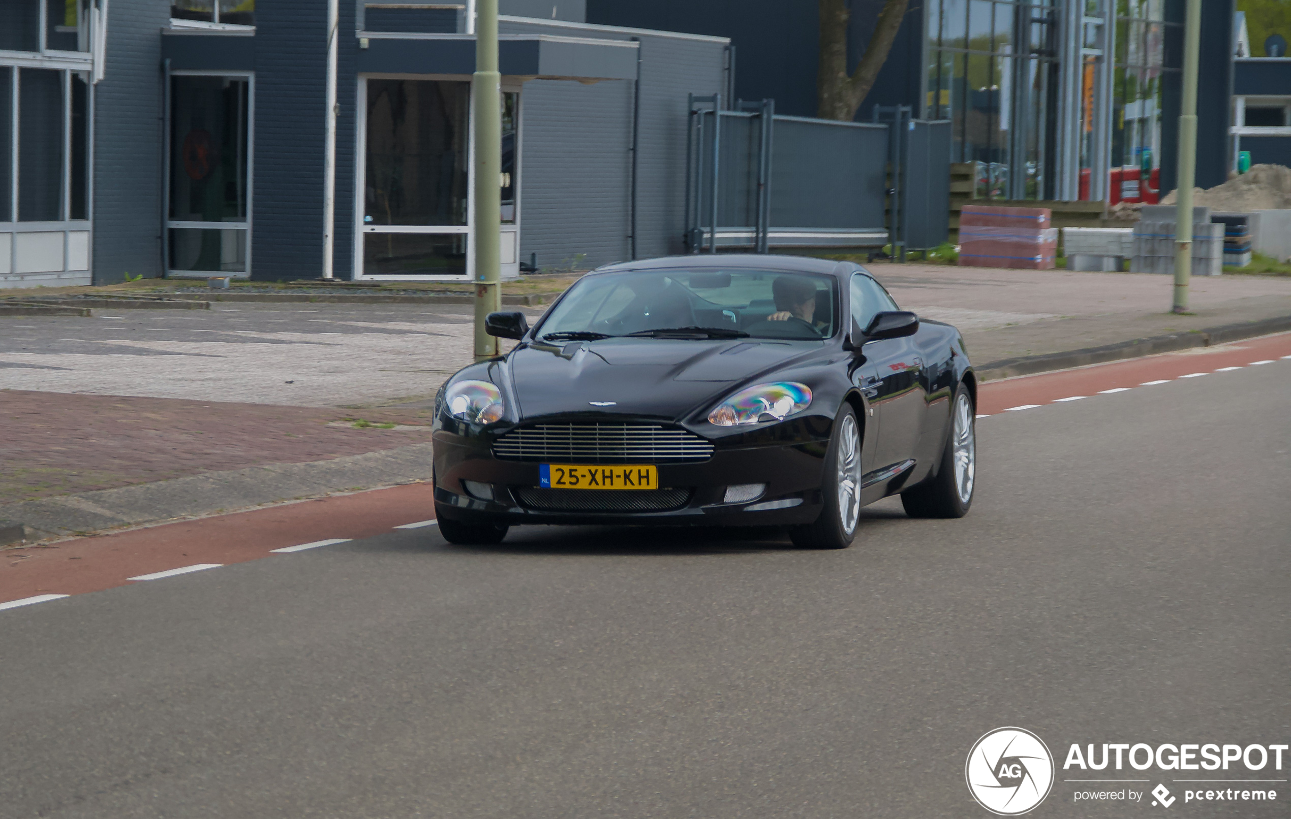 Aston Martin DB9