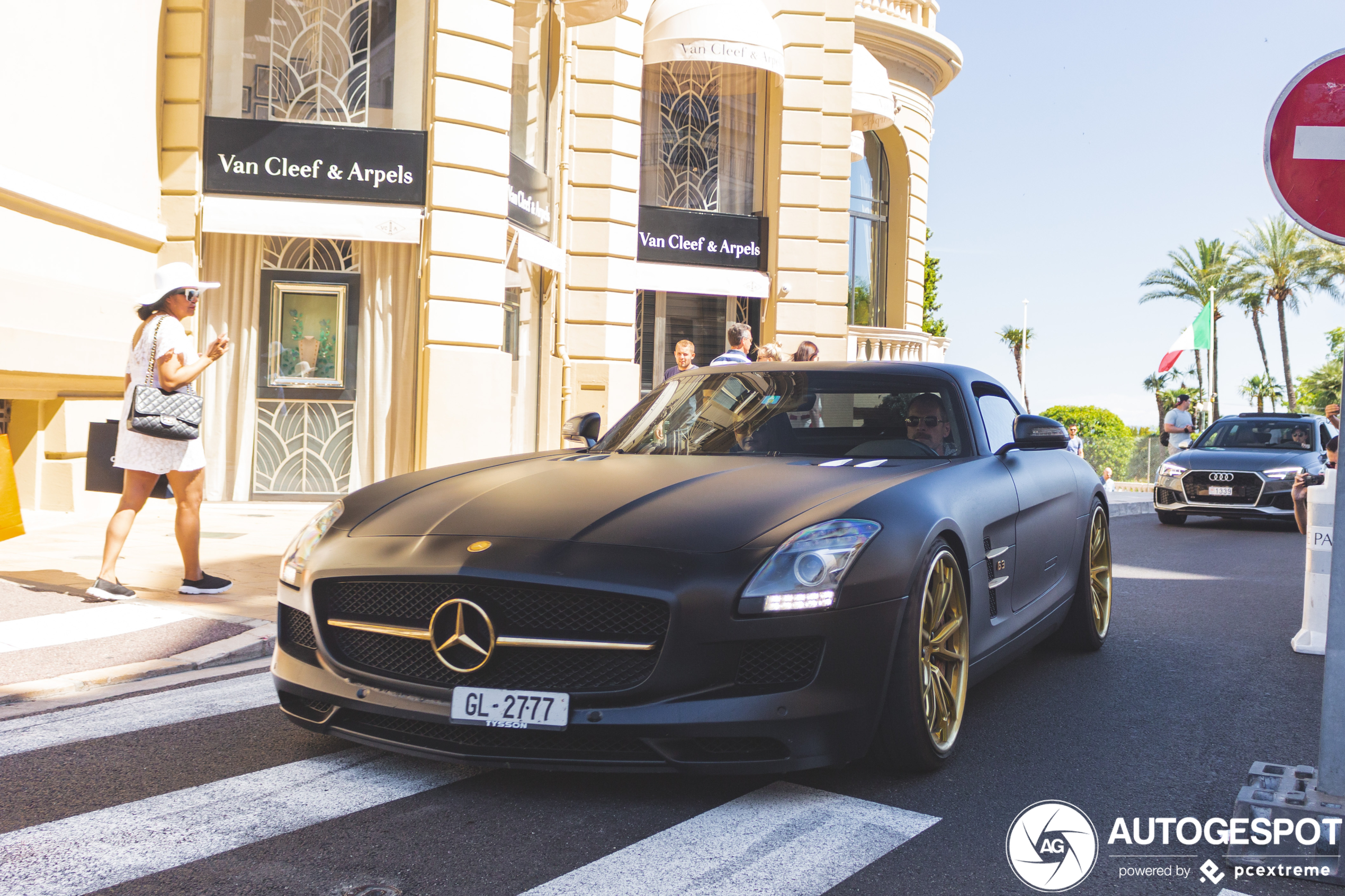 Mercedes-Benz SLS AMG