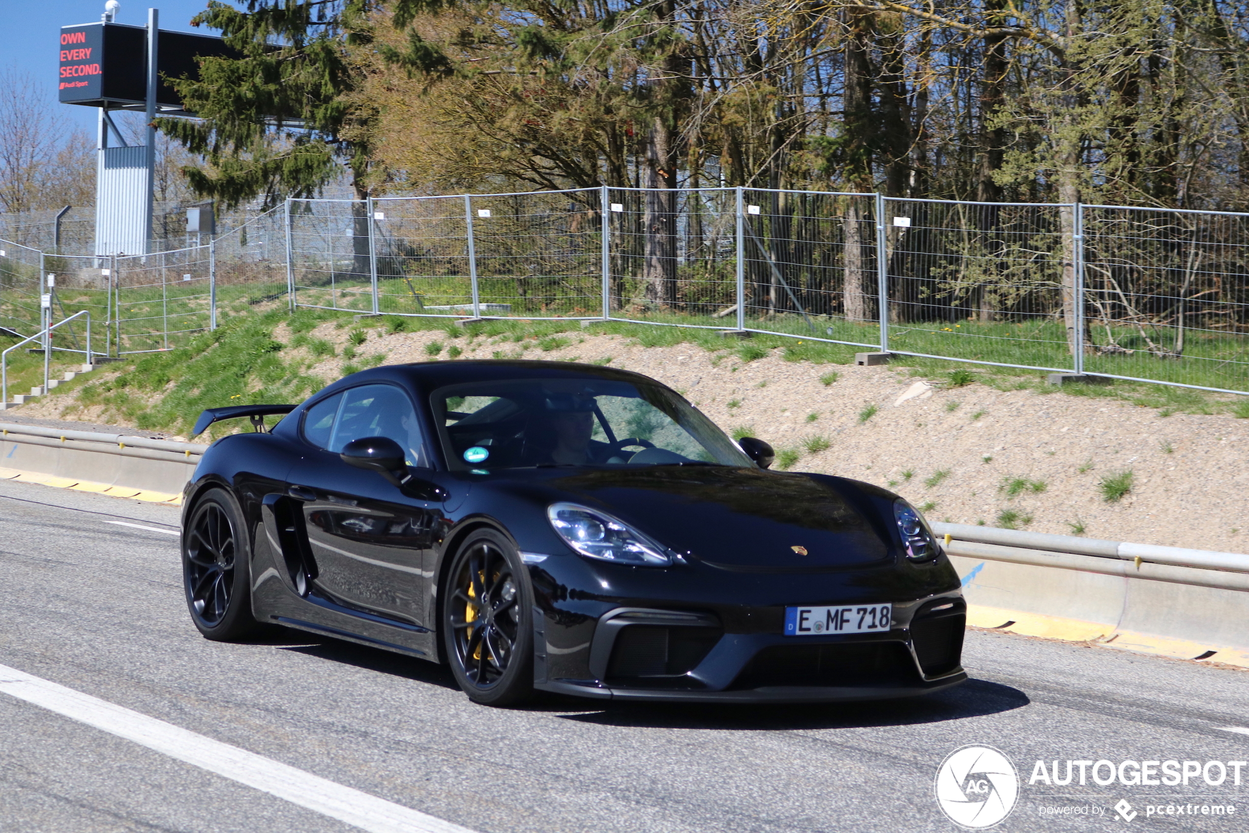 Porsche 718 Cayman GT4