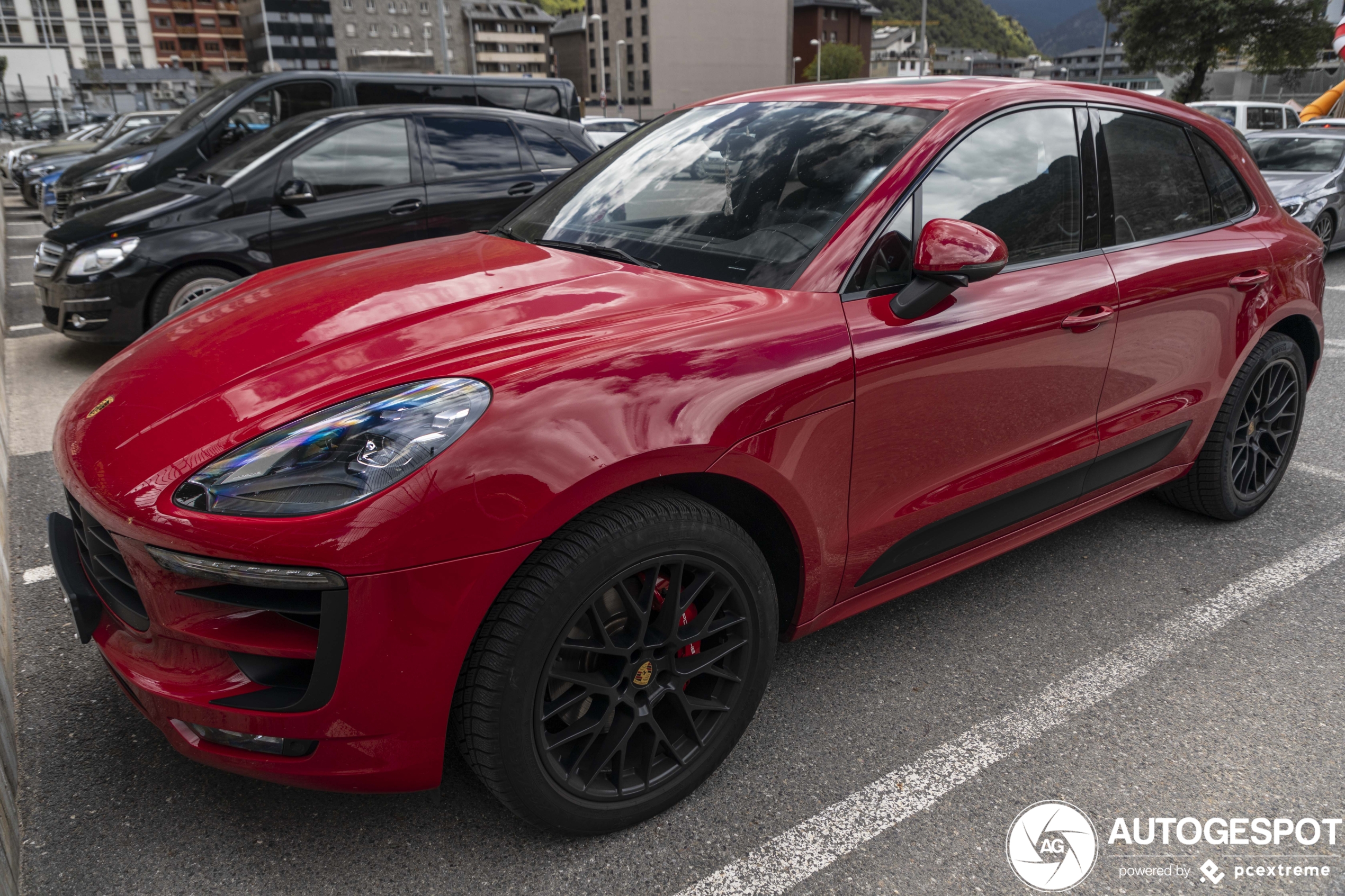 Porsche 95B Macan GTS