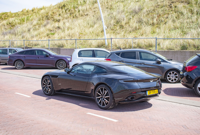 Aston Martin DB11