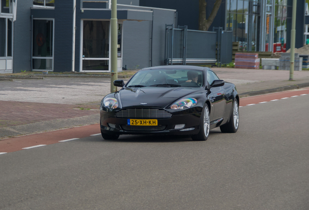 Aston Martin DB9