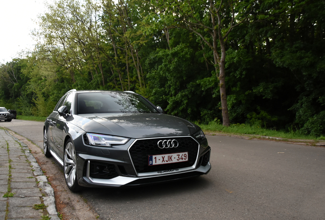 Audi RS4 Avant B9