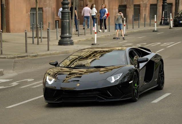 Lamborghini Aventador S LP740-4