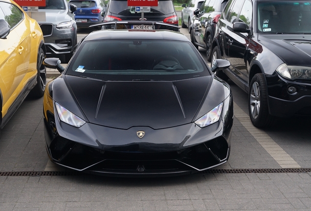 Lamborghini Huracán LP640-4 Performante